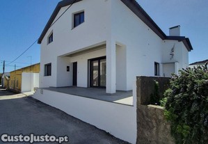 Casa / Villa T3 em Atouguia da Baleia de 106,00 m²