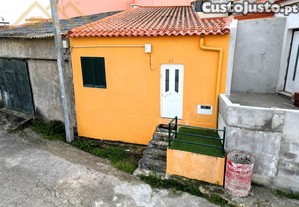 Casa Térrea Na Areia Branca, No Concelho Da...