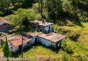 Moradia Térrea E Terreno Para Construção Com...