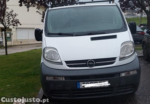 Opel Vivaro (F7aca6)