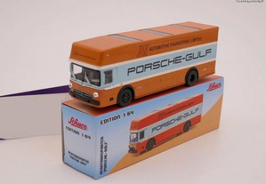 Schuco - Mercedes Transportador Equipa Porsche Gulf (1/64)