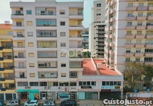 Loja Comercial Na Zona Ribeirinha - Portimão