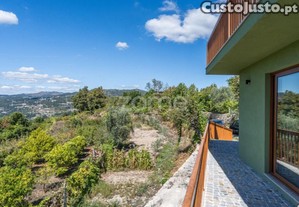 Moradia T3 Seminova | Terreno 3.600 M² | Douro...