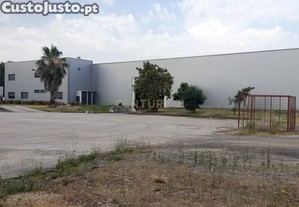 Armazém industrial equipado em Pegões, Montijo.