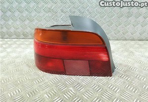 FAROLIM TRASEIRO ESQUERDO BMW serie 5 berlina e39 1995