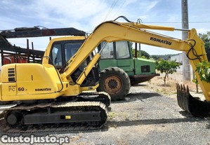 Giratria de rastos KOMATSU