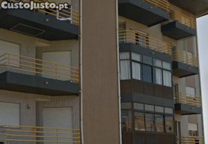 Janelas e portas em alumínio cinza