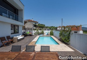 Moradia T5 De 2022 Com Piscina A 10 Minutos Do...