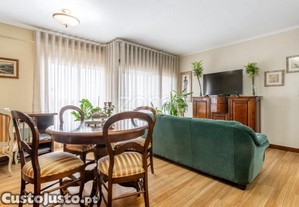 Apartamento T3 Com Garagem E Elevador Em São...