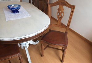 Mesa 6/8 pessoas + cadeiras forradas a couro