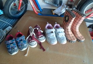 4 pares de calçado menino e menina negociavel