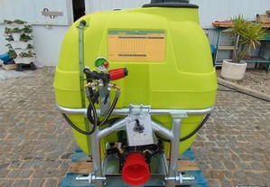 Pulverizador para Trator EX 400 L com bomba AR713,