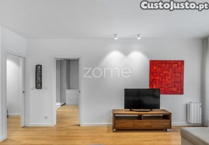 T1 De Charme Renovado Com Varandas E Garagem Na...