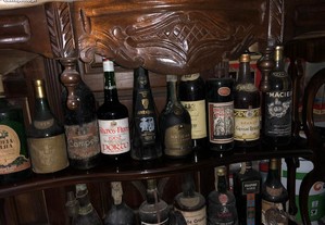 Vinhos do Porto aguardentes vintage 26 garrafas