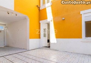 Prédio Com 2 Frações, Rendimento Imediato...