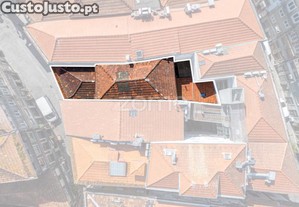 Prédio Com 4 Pisos, 5 Habitações E Loja - Rua...