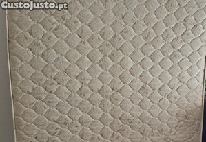 Estrutura de colchão + colchão