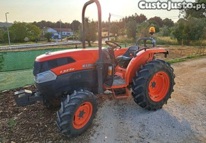 Trator Kubota L3540 4x4 semi novo