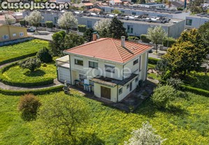 Moradia T4 Com Terreno Em Canidelo - Espaço,...