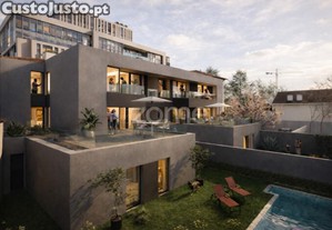 Apartamento T3 +1Novo Com Garagem E Jardim ,De...