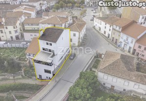 Prédio Torre De Moncorvo Com Loja Comercial