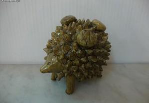 Escultura Ouriço Cacheiro em terracota