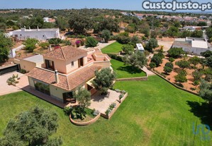 Casa / Villa T4 em Quelfes de 260,00 m