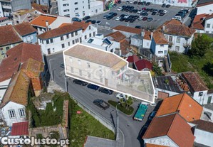 Moradia T4 P/ Reabilitação No Centro De Ovar