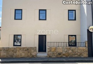 T1 Com Varanda Em Leça Do Balio