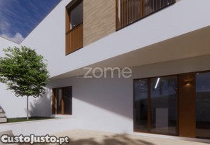 Terreno Com Projeto Aprovado De 2618,5M2 -...