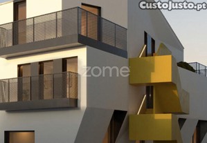 T2+1 Duplex Com Terraço E Mezanino | Fonte Da...