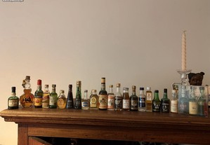 23 garrafas miniatura coleção por abrir
