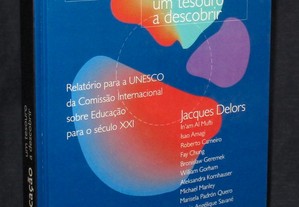 Livro Educação um tesouro a descobrir Jacques Delors