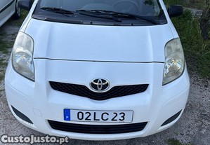 Toyota Yaris Comercial 