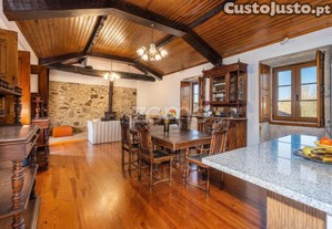 Quinta C/ Exploração Agrícola Em Milheirós De...