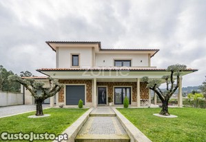 Moradia Individual T5 Em Barbudo, Vila...