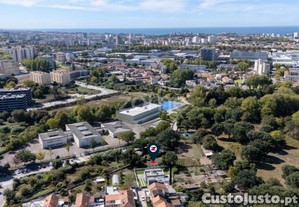 Terreno Urbano Com 751 M² Em Ramalde, Porto.