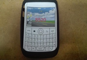 Capa em Silicone Gel Blackberry 8520 Preta - Nova