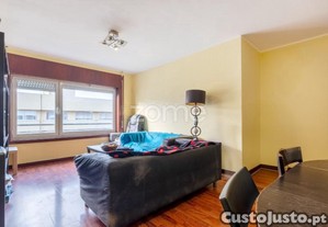 Apartamento T4 Com Garagem E Arrumos - São...