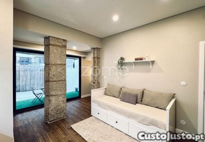 Moradia 2 Pisos, Rendimento Imediato 6 %, Porto