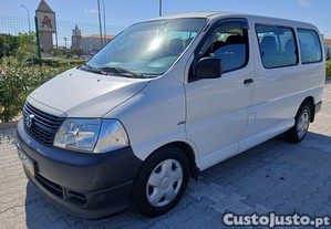 Toyota HiAce 2.5 D-4D (9 Lugares) - 07