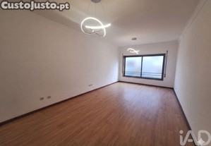 Apartamento T2 em Santa Marinha e São Pedro da Afurada