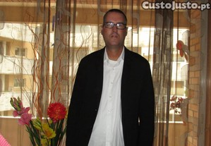 recrutamento de duas empregadas de balcão de nacionalidade brasileira