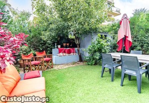 Moradia T4 De Charme Com Jardim E Piscina Na...