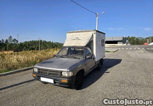 Toyota Hilux 2.4 D Cabine Simples Direo Assistida