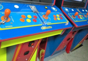 Máquinas jogos arcades com 50 jogos até 2600 jogos