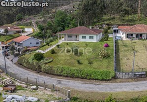 Moradia Térrea Travassos, Póvoa De Lanhoso