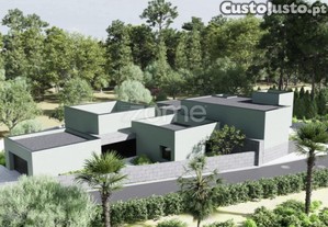 Moradia T1 Com Projeto Aprovado Para T3