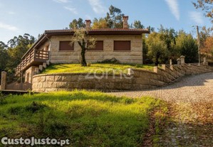 Moradia T2+1, Vista Serra, Em Salamonde.