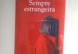 Livro Sempre Estrangeira, de Claudia Durastanti
